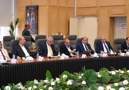 اجتماع موسع لوزارة الصناعة لمواجهة تحديات قطاع السكر في مصر: خطوات عاجلة لحلول تنفيذية