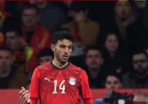 الأهلي يستبعد فكرة استعادة حمدي فتحي ويركز على دعم خط الوسط بوجوه شابة جديدة