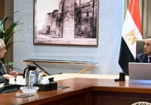 رئيس الوزراء يتابع جهود تطوير خدمات الشهر العقاري والتوثيق في اجتماع مع وزير العدل