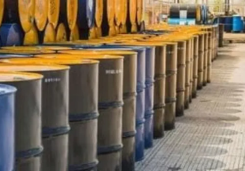 الاحتياطي البترولي الأمريكي يسجل أدنى مستوى له منذ 40 عاماً وسط تقلبات سوق الطاقة