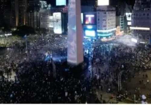 مأساة الأرجنتين بعد خسارة المونديال: 3 قتلى وعشرات المصابين في احتفالات عمتها الفوضى