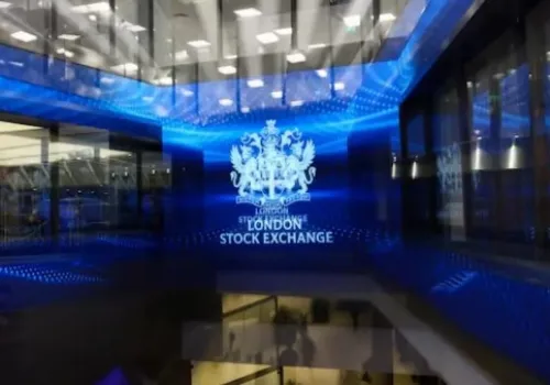 بورصة لندن تطلق منصة LSE 24 للتداول الليلي لتعزيز مرونة المستثمرين ومنافسة الأسواق العالمية