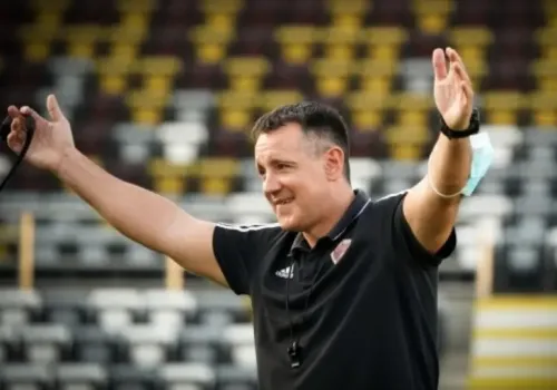 الزمالك يتعاقد مع المدرب فوك رازوفيتش براتب سنوي 800 ألف دولار: تفاصيل وصوله ومهامه الجديدة