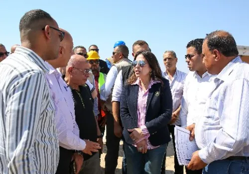 وزيرة الإسكان تتابع تقدم أعمال محطة معالجة الصرف الصحي في مرسى مطروح