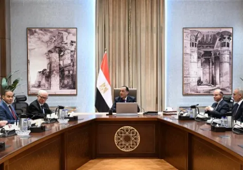 الحكومة المصرية تعلن عن تسهيلات جديدة لتعزيز الاستثمار في سيناء وتقليص زمن إصدار التراخيص