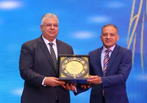 منتدى العاصمة يكرم المستشار أحمد محمد عبد الحكم تقديراً لإسهاماته الفكرية المتميزة في مصر