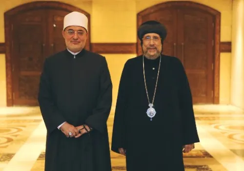 لقاء تاريخي بين الأنبا إرميا ومفتي الديار المصرية لتعزيز قيم التعايش والسلام في المجتمع المصري