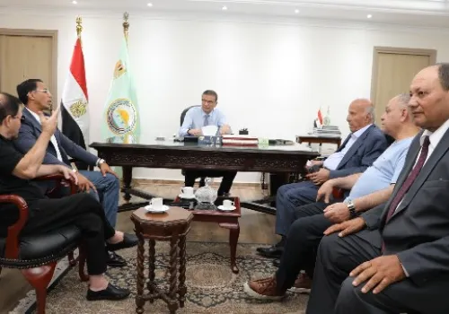 وزير الزراعة يطلق قرارات عاجلة لدعم المربين وتحديث صناعة الدواجن في مصر