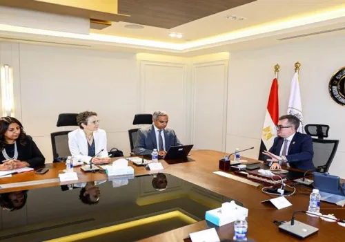 وزير التخطيط يبحث مع البنك الدولي استراتيجيات جديدة لضمان تمويل مشروعات البنية التحتية في مصر