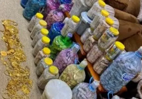 هيئة النزاهة العراقية تكتشف 60 كيلوغرامًا من الذهب المدفون في جراج منزل أحد أقارب مسؤول نفطي سابق