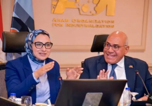 الشراكة بين العربية للتصنيع والوادي الجديد: انطلاقة جديدة لمشروعات النقل والبيئة والبنية التحتية