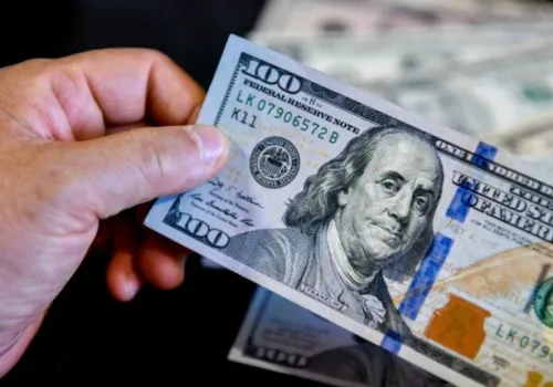 ارتفاع سعر الدولار في مصر مع تصاعد التوترات الجيوسياسية في الشرق الأوسط