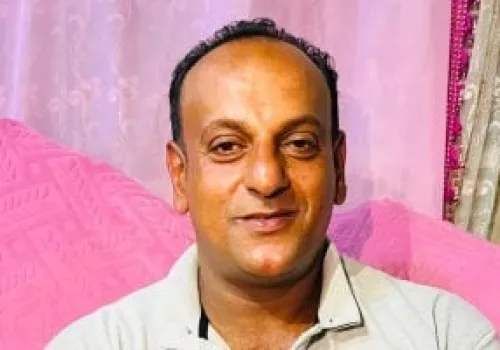 سائق شاحنة يروي لحظات بطولية لإنقاذ سائق آخر: لم أسعَ للتريند بل للسلامة