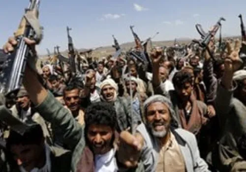 تصعيد خطير: الحوثيون يستهدفون ناقلتين نفطيتين سعوديتين في البحر الأحمر