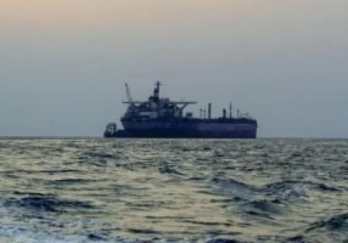 استهداف سفينة سعودية بالبحر الأحمر يتسبب في حريق دون إصابات بين الطاقم