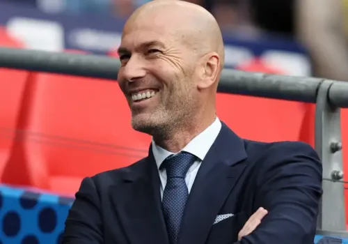 الاتحاد الفرنسي يحدد موعد إعلان تعيين زيدان مدربًا للمنتخب الوطني