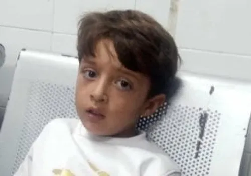 طفل غزة ناصر أنس: صرخات استغاثة من قلب محاصر في انتظار فرصة للحياة