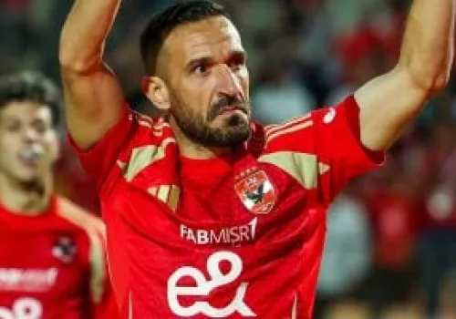 علي معلول ينير سماء الأهلي بذكرى تتويج الدوري الأغلى في التاريخ