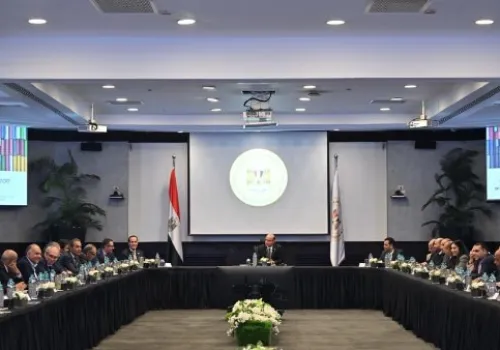 وزير الاستثمار يعزز التجارة الخارجية المصرية من خلال شراكة استراتيجية مع موانئ دبي العالمية