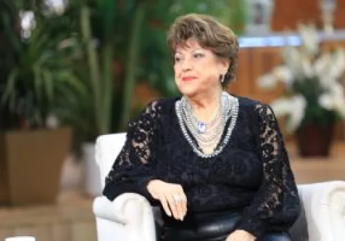 إيناس جوهر تعود إلى الإذاعة ببرنامج جديد "ساعة مع إيناس والناس" على دراما إف إم