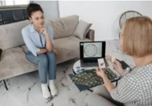 6 أبراج تكشف عن عفويتها الحقيقية عندما تشعر بالأمان والحب