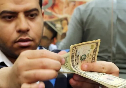 استقرار سعر الدولار مقابل الجنيه المصري في بداية الأسبوع: هل يستمر هذا التوازن؟