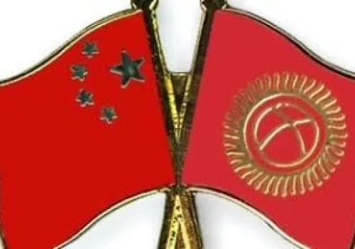 الصين وقيرغيزستان تتعهدان بتسريع مشروع السكك الحديدية الحيوي نحو أوزبكستان