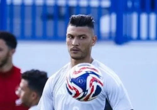 ثلاثي الأهلي في صالة الجيم بعد استبعادهم من تدريبات الفريق في إطار التحضيرات للموسم الجديد