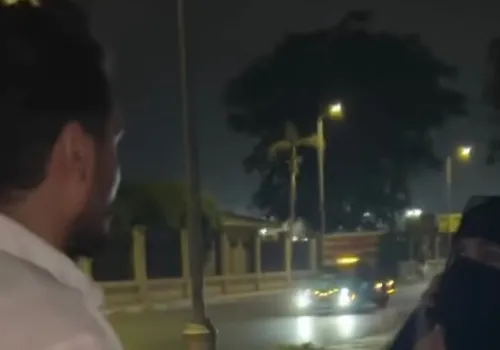 مشادة في الشارع تكشف خيانة زوجية وتثير جدلاً واسعاً: سيدة تطالب بتدخل الأمن
