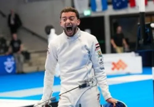 محمد السيد يتألق ويعبر إلى ربع نهائي بطولة العالم للسلاح في هونج كونج