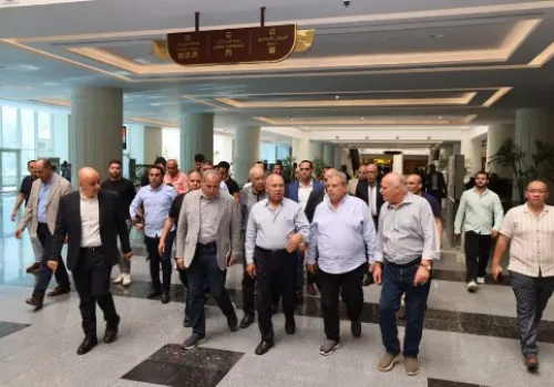 وزير النقل يتفقد محطة قطارات صعيد مصر ببشتيل ويؤكد على تحسين الخدمات وتعزيز السلامة في التشغيل