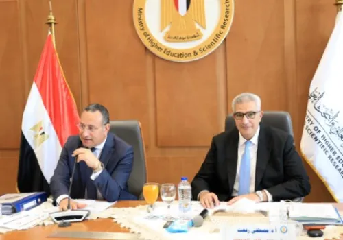 وزير التعليم العالي يعجل بإنهاء التنسيق الإلكتروني للقبول في الجامعات للعام الجديد