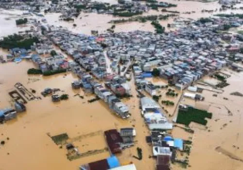 فيضانات مفاجئة تودي بحياة 10 أشخاص في مقاطعة قانسو الصينية نتيجة الأمطار الغزيرة