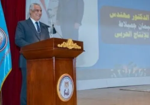 وزير الإنتاج الحربي يشارك في حفل تخرج الدفعة السابعة من الأكاديمية المصرية للهندسة والتكنولوجيا المتقدمة