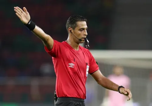 طاقم تحكيم مصري بقيادة أمين عمر يدير مباراة الأهلي وأوكلاند سيتي في كأس الإنتركونتيننتال بجدة
