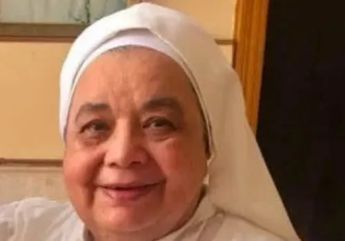الكنيسة اللاتينية في مصر تودع الأخت كلارا عشم بصلوات الرجاء والسلام الأبدي