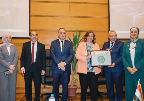 مي عبد الحميد تستلم شهادة الإسكان الأخضر في حدائق العاصمة: خطوة جديدة نحو الاستدامة في مبادرة 'سكن لكل المصريين