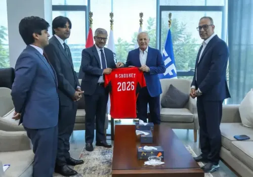 أبو ريدة والسفير الباكستاني يبحثان آفاق التعاون الرياضي بين مصر وباكستان
