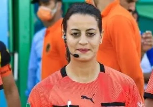 شاهندا المغربي تتألق كأول حكمة في أمم أفريقيا للسيدات بمواجهة جنوب أفريقيا وتنزانيا