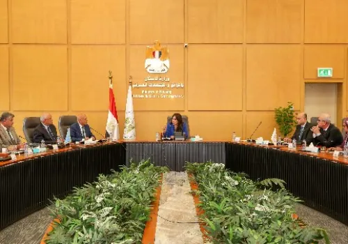 وزيرة الإسكان تتابع تطوير منظومة مياه الشرب والصرف الصحي في أسيوط الجديدة