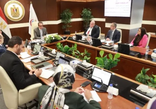 وزير الصحة يؤكد أهمية إقرار مدونة تسويق بدائل لبن الأم لتعزيز الرضاعة الطبيعية في مصر