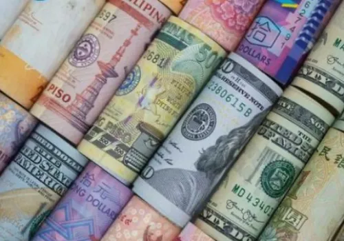 الجنيه المصري يتعافى أمام العملات الأجنبية والعربية في تعاملات اليوم