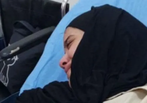 حلا الغندور: طفلة فلسطينية تواجه معاناة الحرب بآمال العلاج خارج غزة