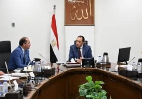 رئيس الوزراء يعقد اجتماعاً لبحث زيادة حوافز الأكاديميين في الجامعات والمراكز البحثية