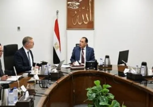 مدبولي يناقش مع وزير البترول استراتيجيات تعزيز الإنتاج المحلي وتطوير قطاع الطاقة في مصر