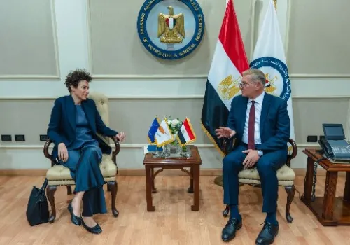 مصر وقبرص تتعاون لتعزيز مشروعات الغاز والتعدين: وزير البترول يبحث مع السفيرة القبرصية سبل تسريع الاستثمارات