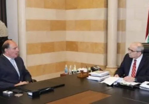 رئيس وزراء لبنان يؤكد التزام الحكومة بالإصلاحات لتحقيق التعافي المالي ومواجهة تداعيات الأزمة